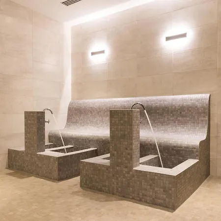 Golfresort Semlin فندق راتينو
